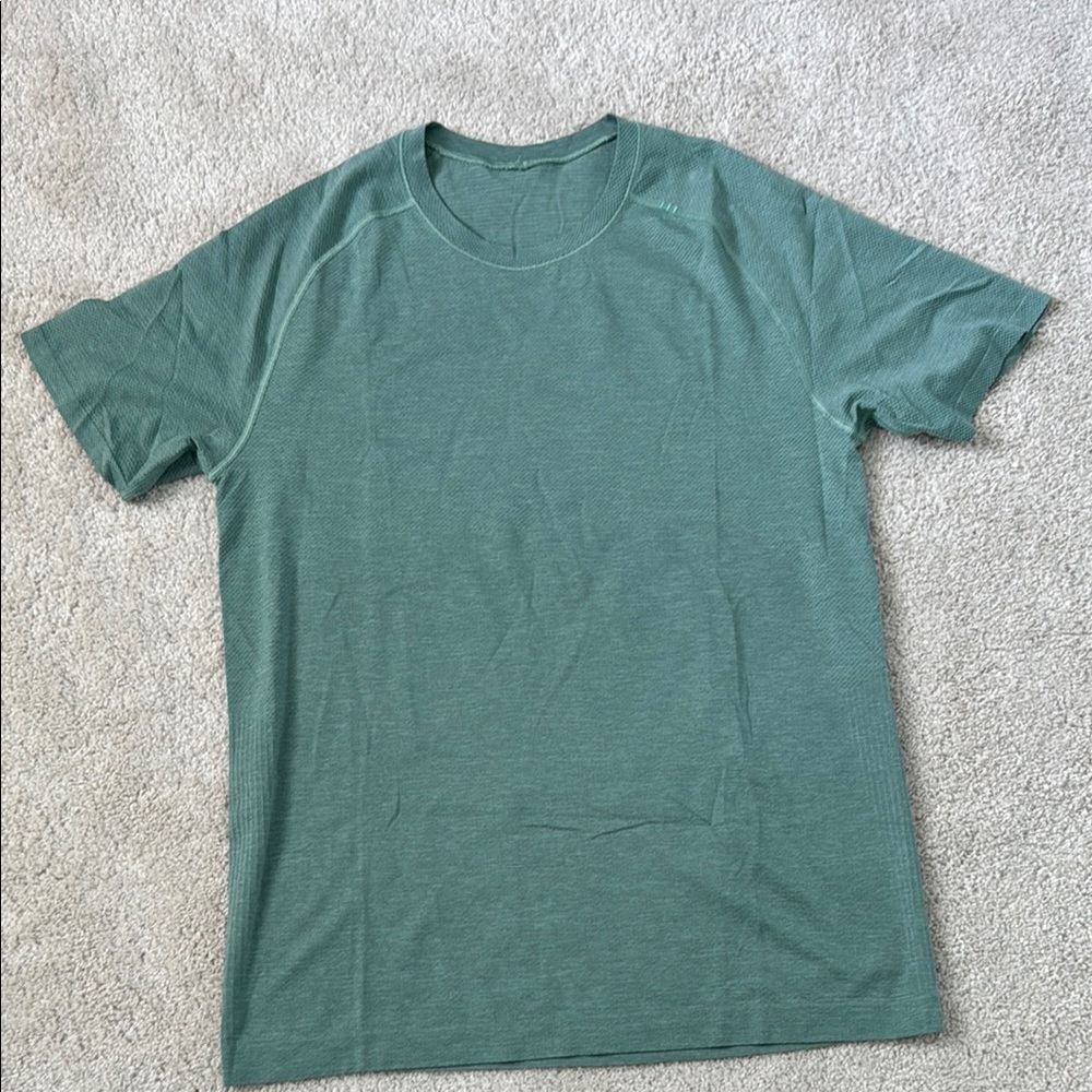 Lululemon Men's Metal Vent Tech Gym Workout Short Sleeve Top